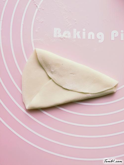 【茴香馅蝴蝶花式蒸饺】