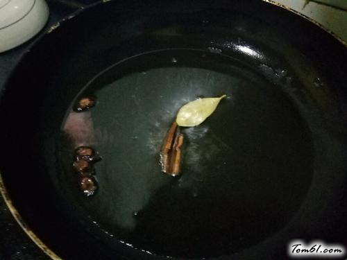 【腊肠肉酱面】