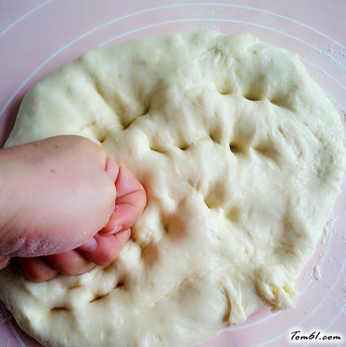 【豆沙辫子吐司】