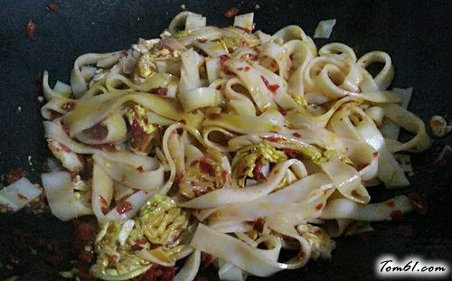 【剁椒炒米粉】