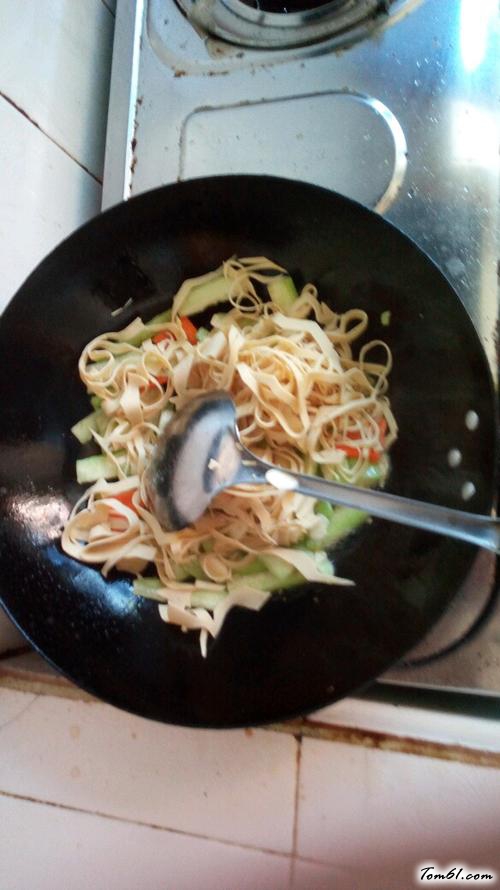 【丝瓜豆腐皮鸡蛋面】