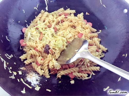 【卷心菜炒螺旋面】