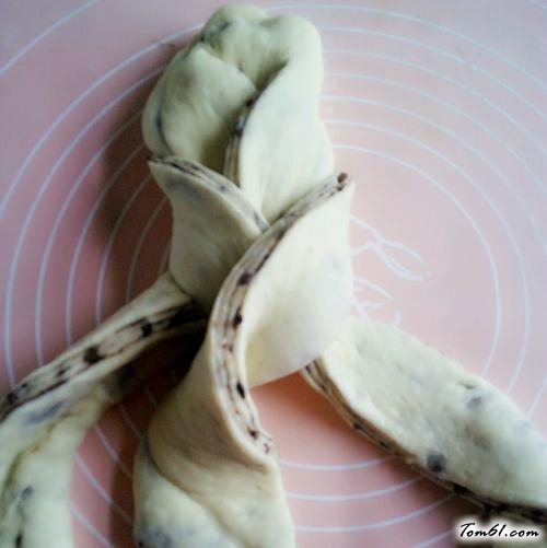 【豆沙辫子吐司】