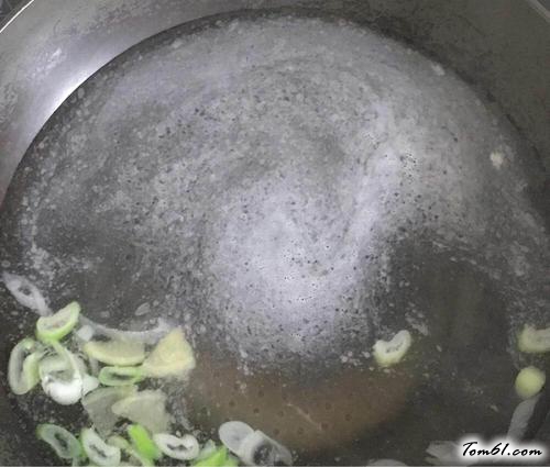 【鲜虾香芹馄饨】