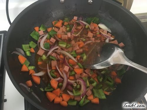 【午餐肉炒方便面】