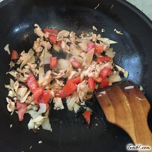 【绿豆芽老友粉】