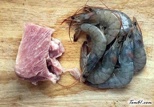 【鲜虾香芹馄饨】