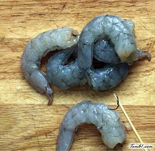 【鲜虾香芹馄饨】