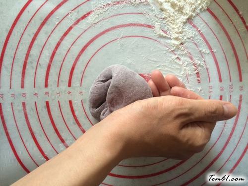 【黑米发面馒头】