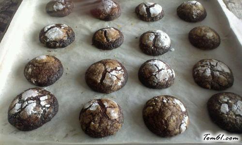 【裂纹巧克力曲奇】