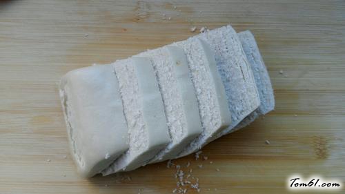 【胡萝卜鸡蛋馒头片】