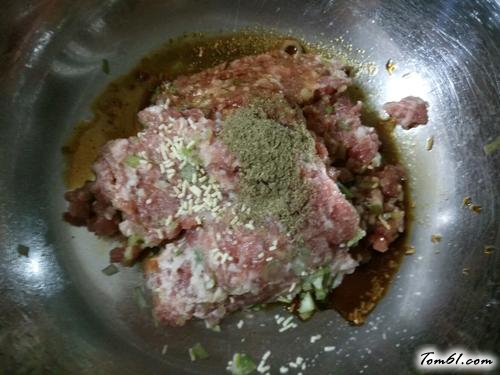 【萝卜馅肉饼】