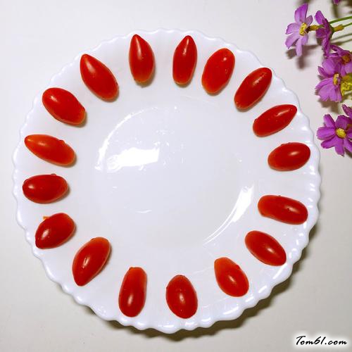 【圣女果牛油果沙律】