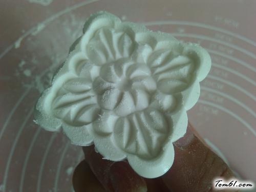 【红酒蔓越莓冰皮月饼】