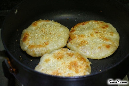 牛肉洋葱胡萝卜馅饼的做法_家常素食_家常菜