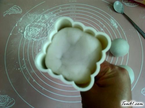 【红酒蔓越莓冰皮月饼】