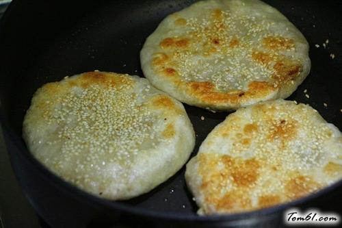 牛肉洋葱胡萝卜馅饼的做法_家常素食_家常菜