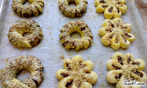 【豆沙小面包】