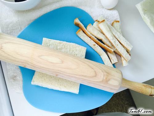 【草莓吐司卷】