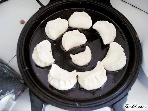 【韭菜鸡蛋水煎包】