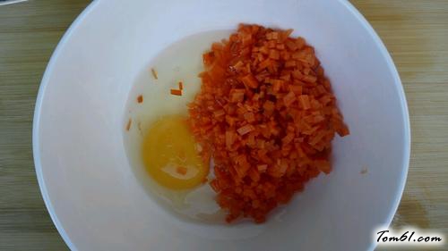 【胡萝卜鸡蛋馒头片】