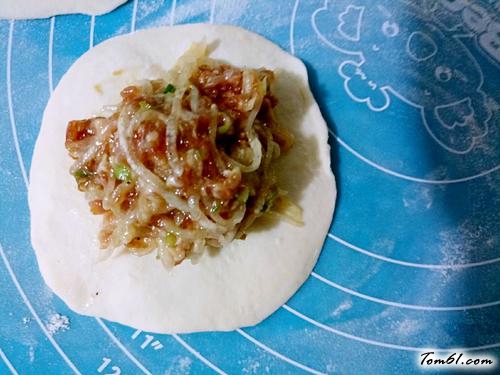 【萝卜馅肉饼】