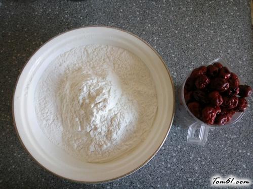 【糯米粉小枣切糕】