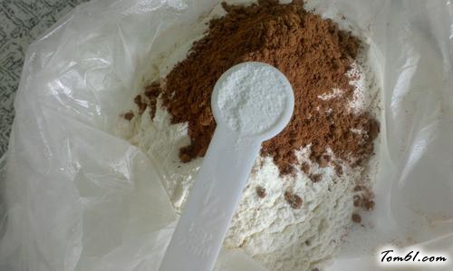 【裂纹巧克力曲奇】