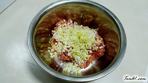 【开口烧麦——香菇胡萝卜鲜肉馅】