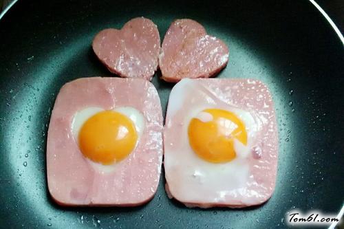 【爱心火腿蛋】