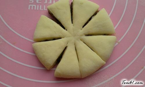 【豆沙小面包】