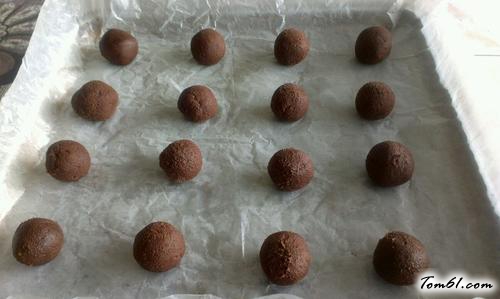 【裂纹巧克力曲奇】