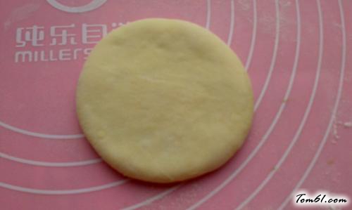 【豆沙小面包】