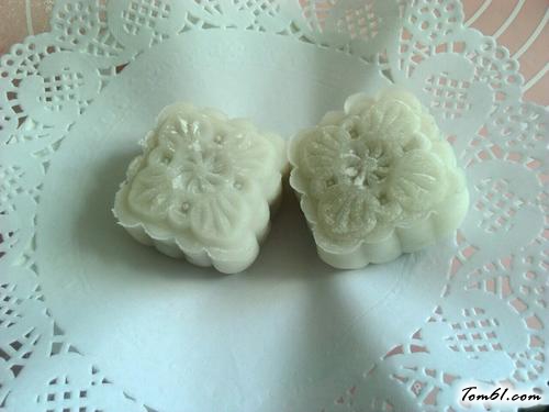 【红酒蔓越莓冰皮月饼】