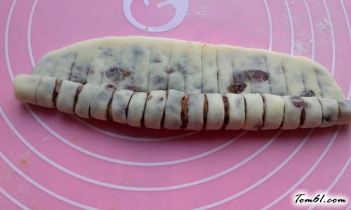 【豆沙小面包】