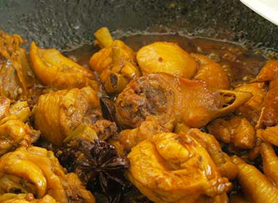 适合家庭操作的家常焖鸡怎么做简单好吃