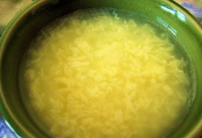 开水冲鸡蛋和罗汉果泡茶，效果不错的简单止