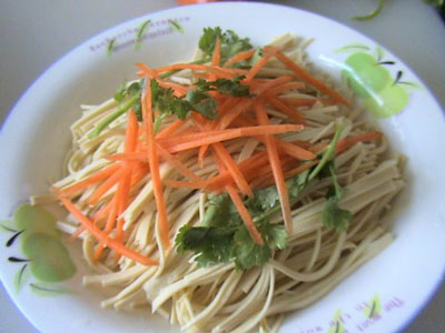 炝干豆腐丝，清新爽利的简易小菜