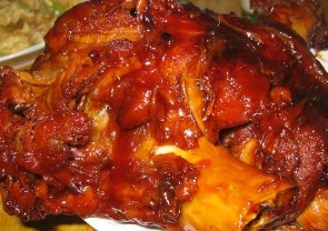 家庭自制酱肘子的简单做法3种，酱肘子怎么