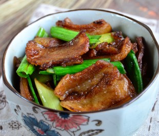 湖北农家蒜苗炒腊肉怎么做最好吃