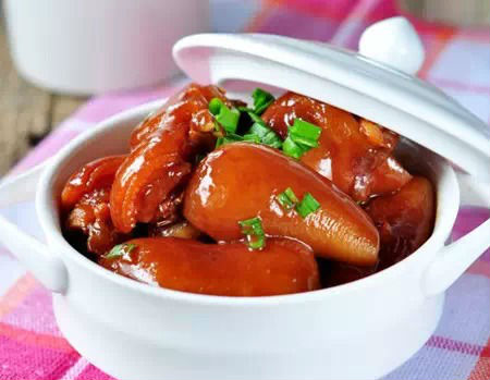 腐乳红烧猪蹄在做法