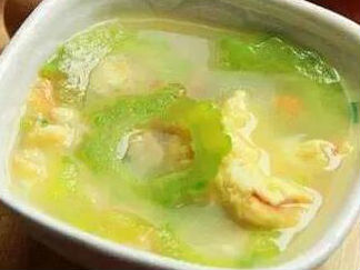 苦瓜青滚咸蛋汤的做法