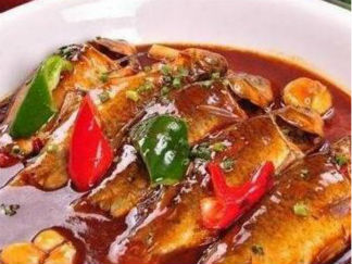 香辣焖鲫鱼的做法