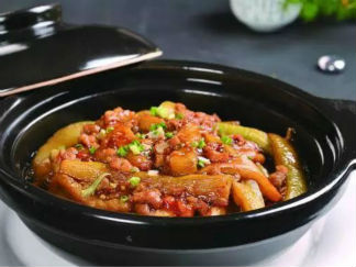 鱼香虾球茄子煲的做法