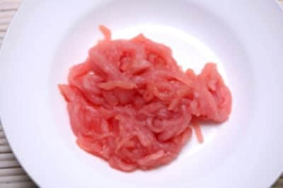 西芹香干炒笋丝步骤2