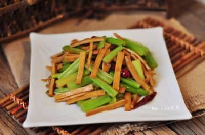 西芹炒豆干