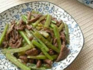 西芹黑椒炒牛柳的做法