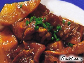 炖牛筋土豆小萝卜的做法