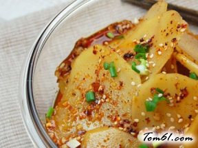 夏季美味凉拌土豆片的做法