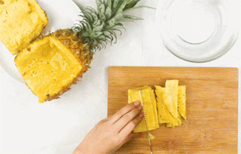 【菠萝虾球】切菠萝